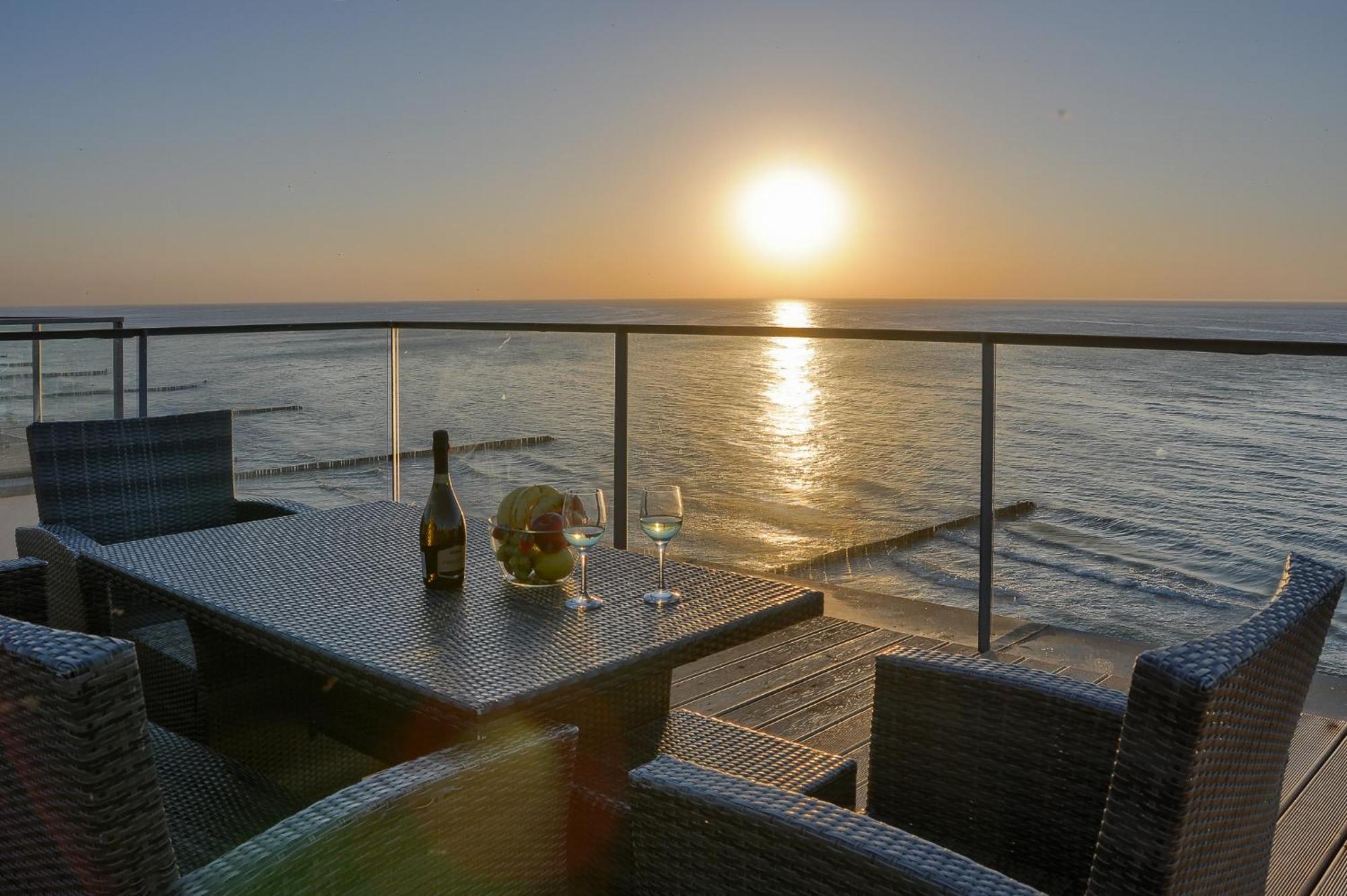 Apartament Nadmorski Luksus - Boulevard Ustronie Morskie Kültér fotó